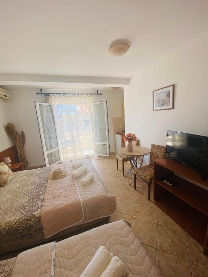 Miomir Perazic Apartments Petrovac エクステリア 写真