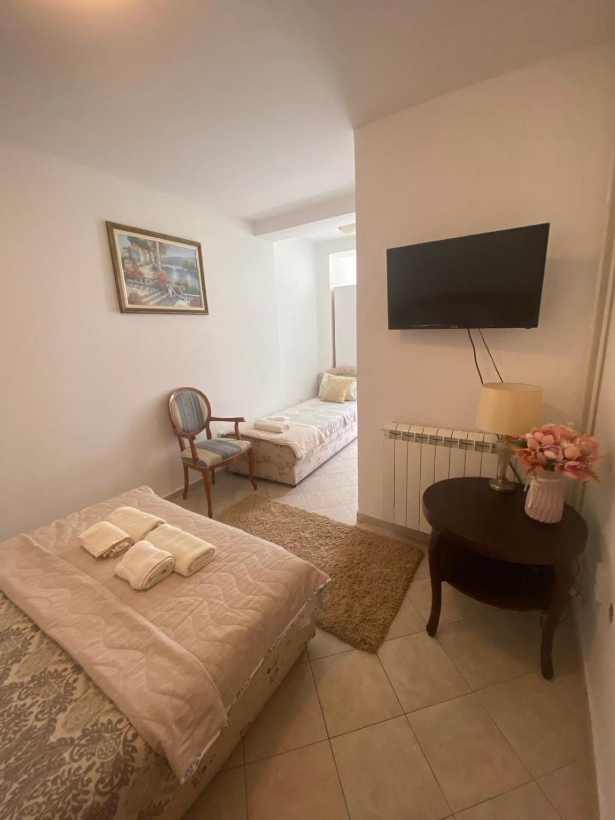 Miomir Perazic Apartments Petrovac エクステリア 写真