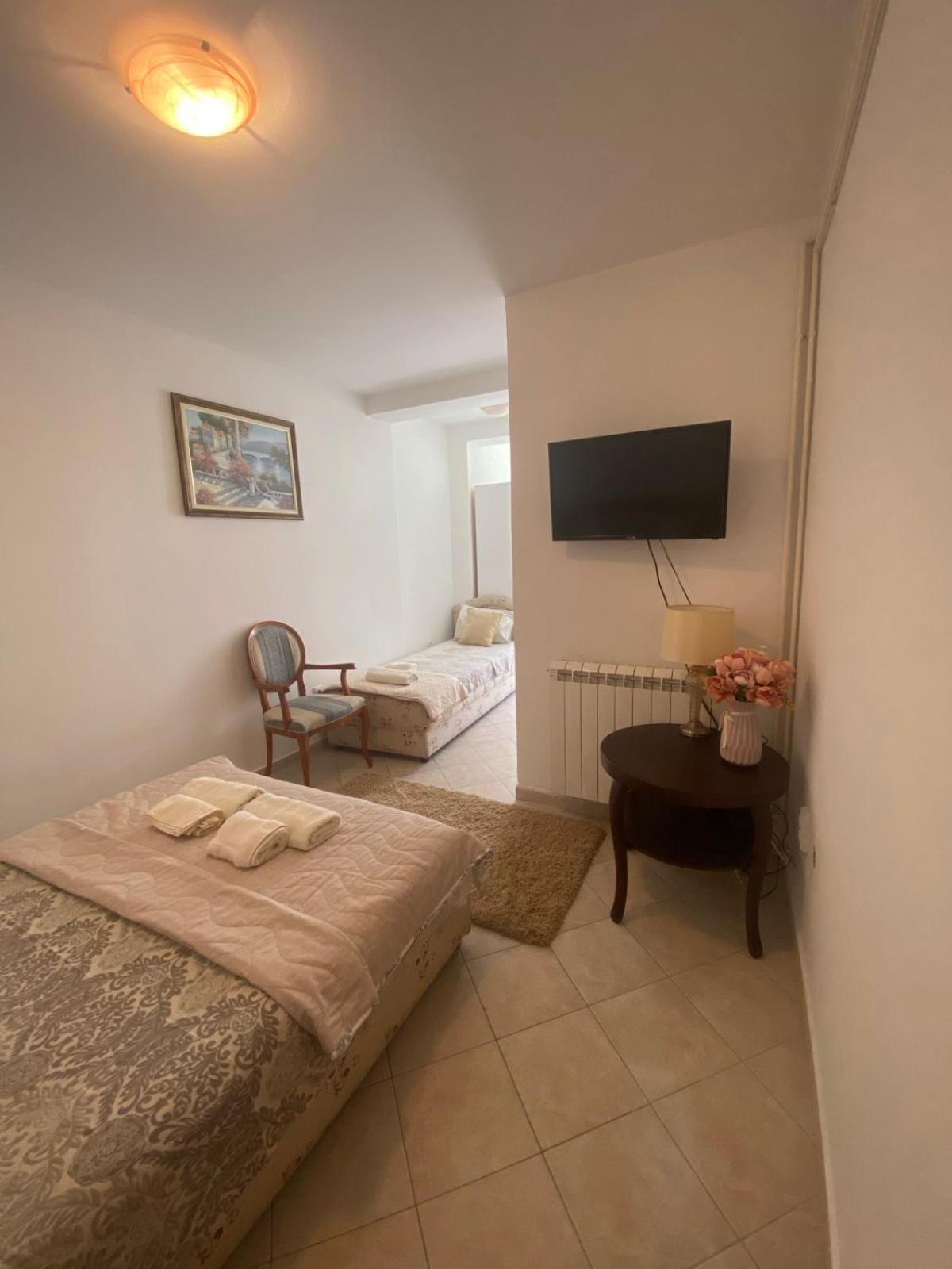 Miomir Perazic Apartments Petrovac エクステリア 写真