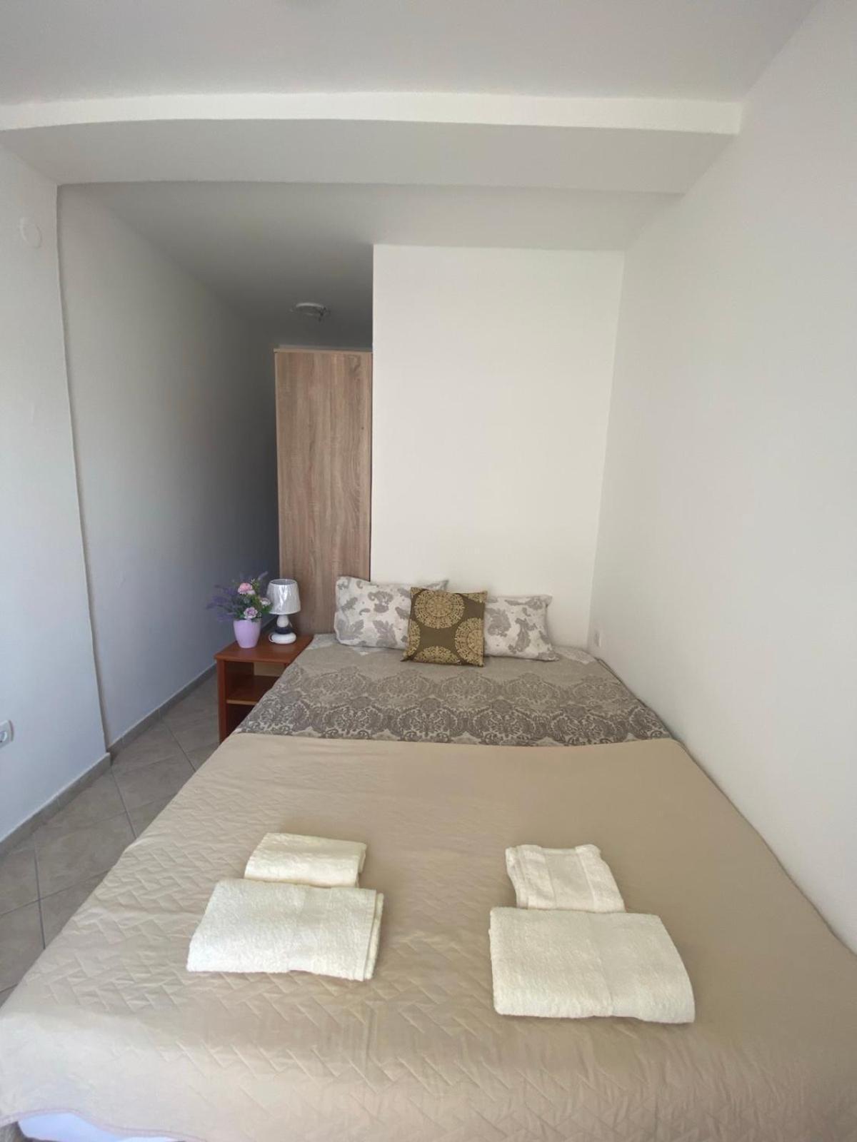 Miomir Perazic Apartments Petrovac エクステリア 写真